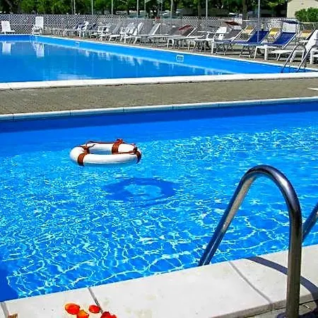 Club Del Sole Adriatico Easy Village אתר קמפינג